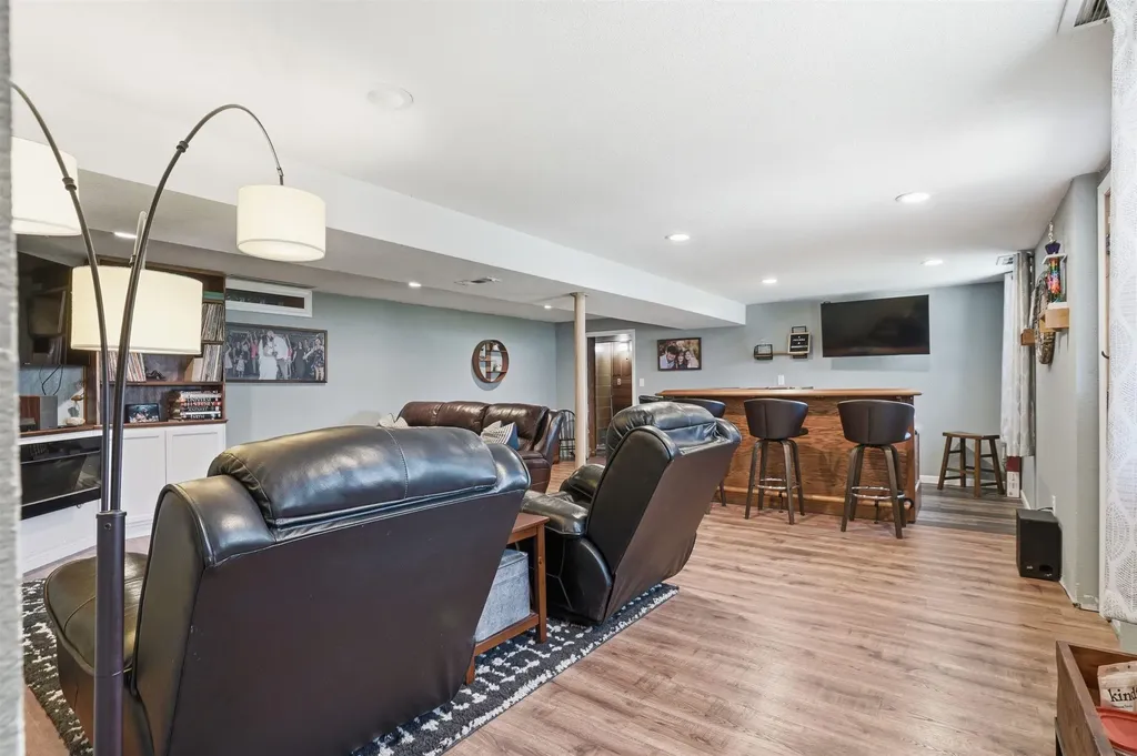 1509 W 8th Street Cedar Falls IA 50613