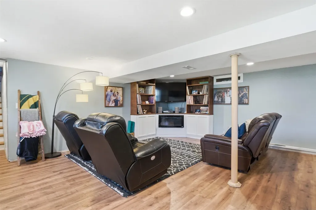 1509 W 8th Street Cedar Falls IA 50613