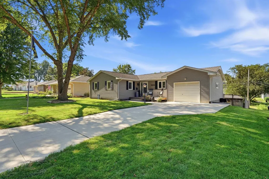 1509 W 8th Street Cedar Falls IA 50613