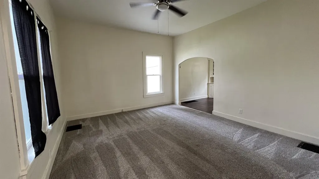112 E Hale Street New Hampton IA 50659