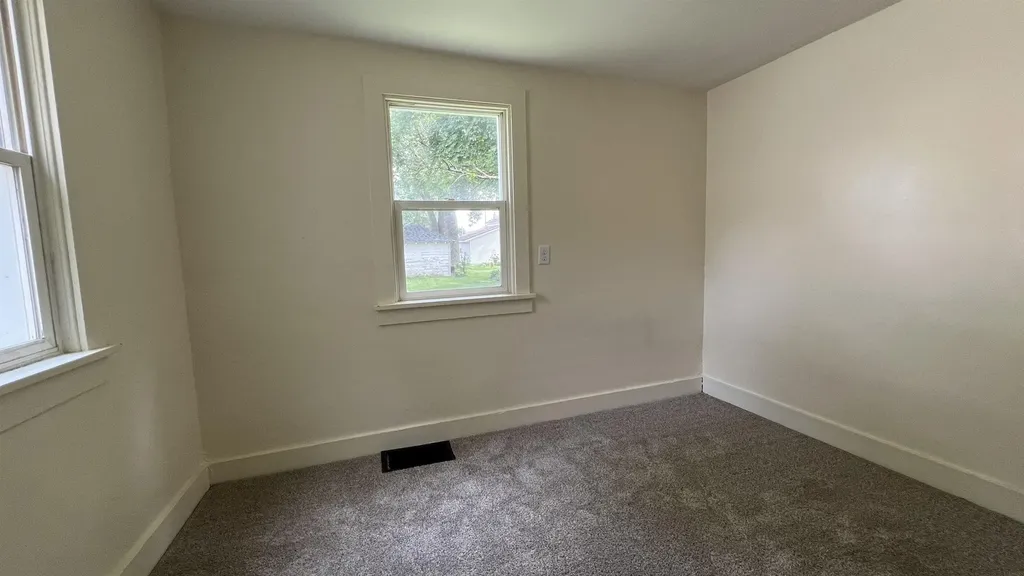 112 E Hale Street New Hampton IA 50659