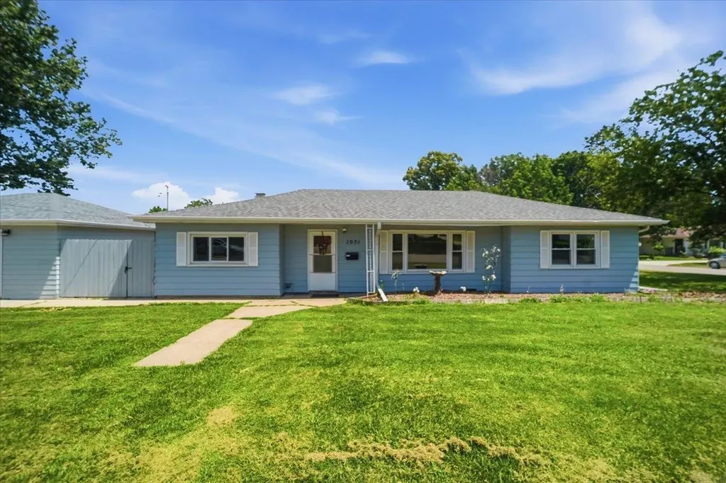 1051 Wisconsin Street Waterloo IA 50702