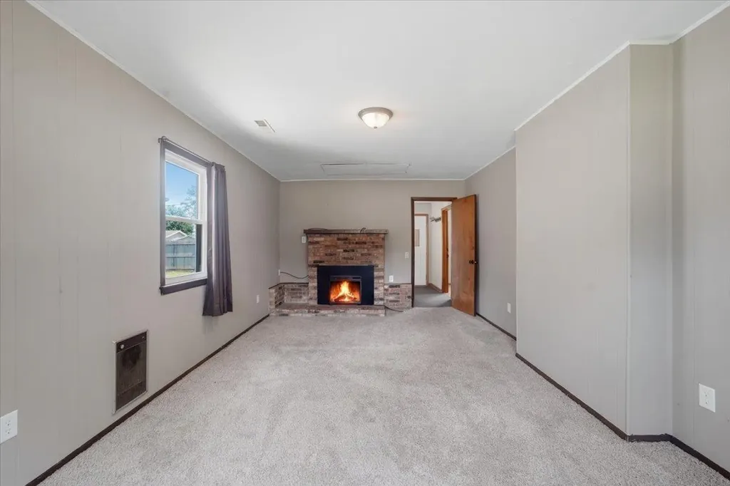 1051 Wisconsin Street Waterloo IA 50702