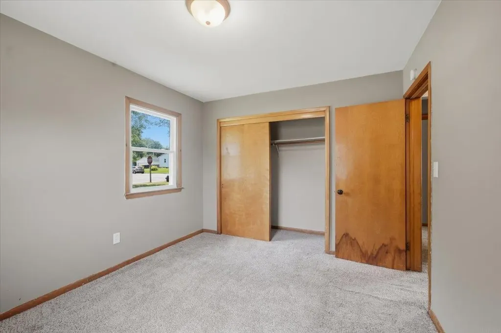 1051 Wisconsin Street Waterloo IA 50702