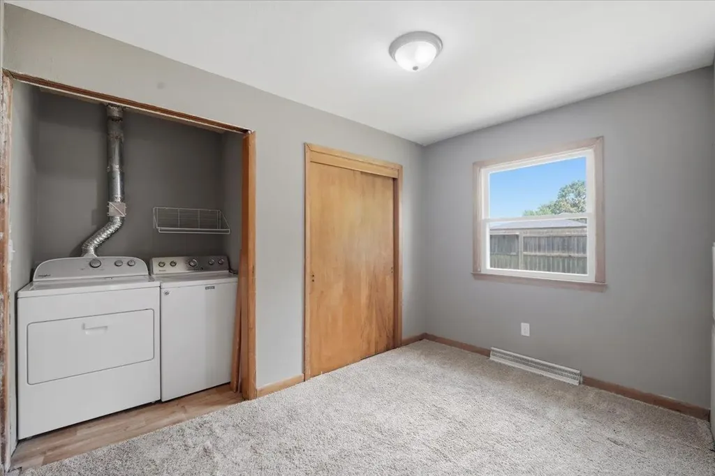 1051 Wisconsin Street Waterloo IA 50702