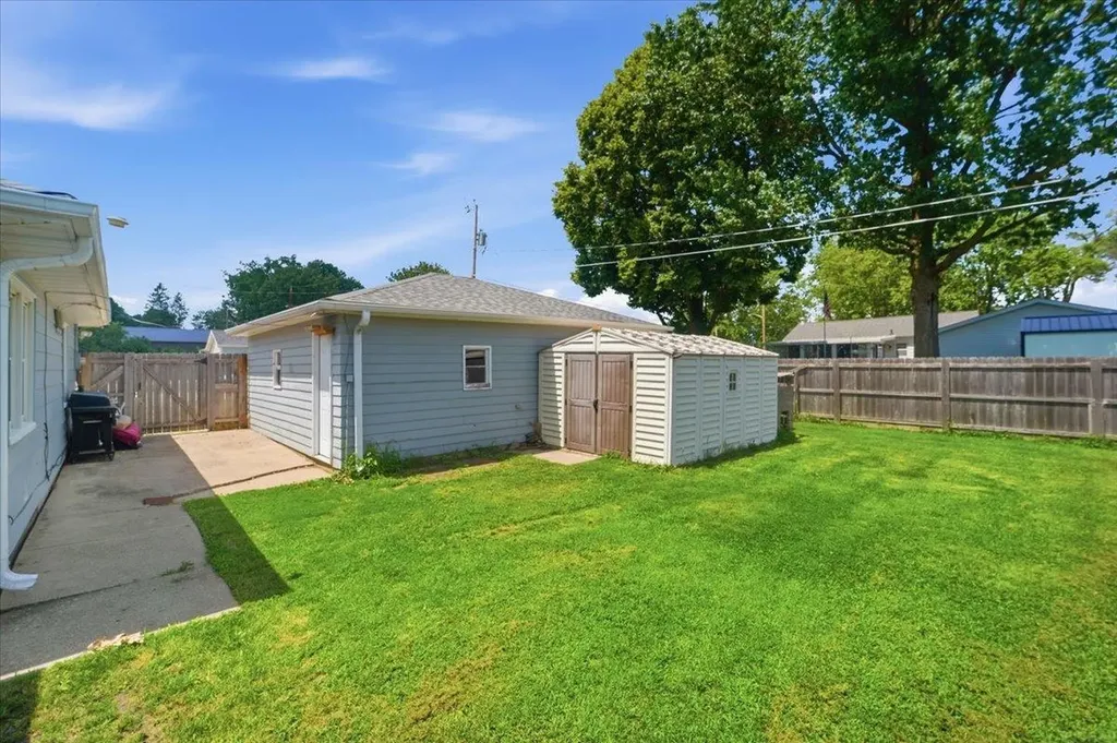 1051 Wisconsin Street Waterloo IA 50702