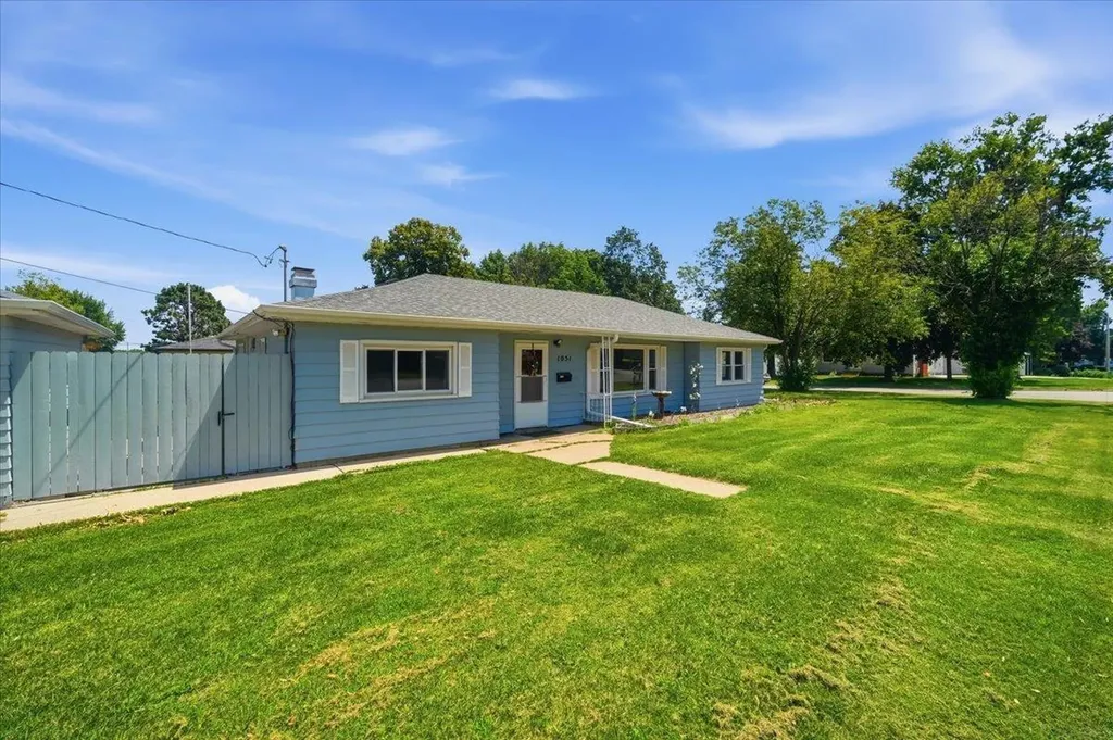 1051 Wisconsin Street Waterloo IA 50702