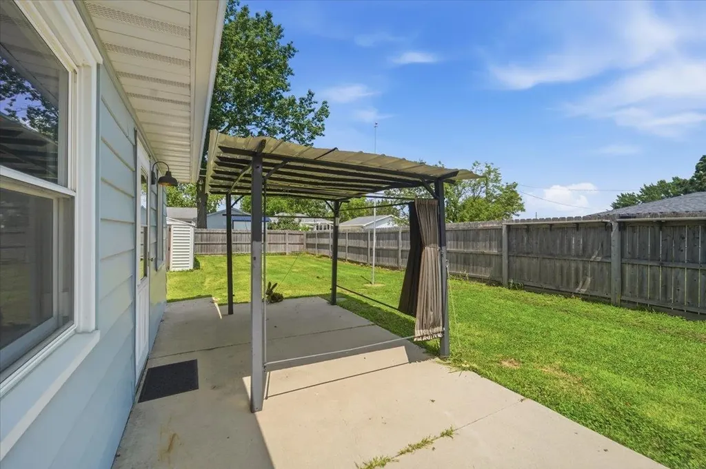 1051 Wisconsin Street Waterloo IA 50702
