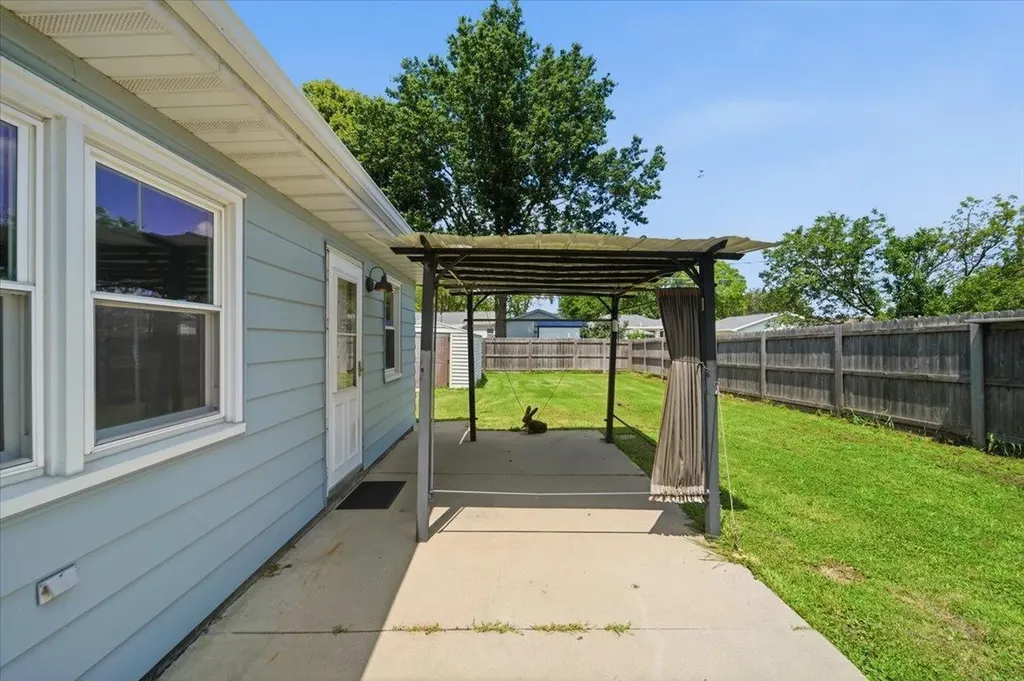 1051 Wisconsin Street Waterloo IA 50702