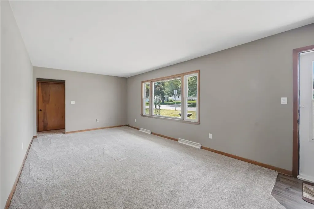 1051 Wisconsin Street Waterloo IA 50702