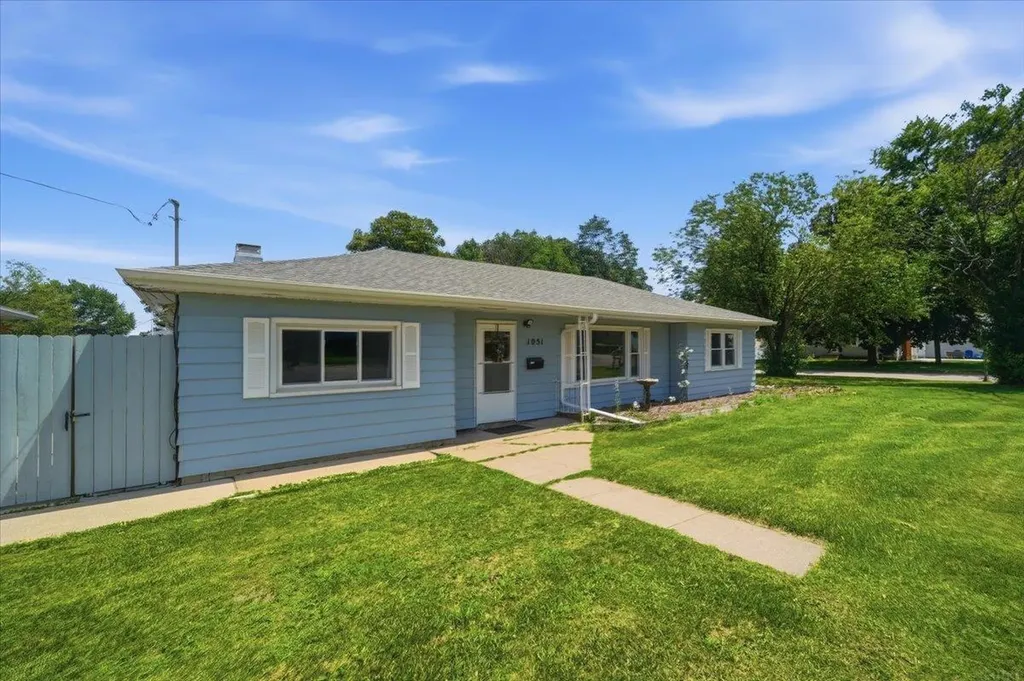 1051 Wisconsin Street Waterloo IA 50702