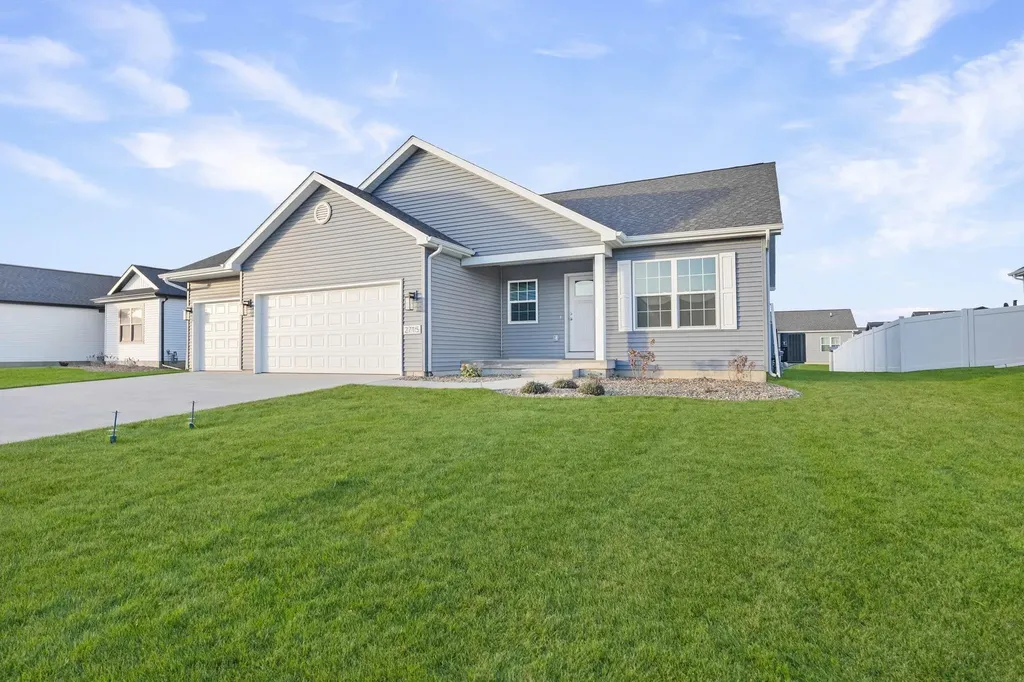 2735 Amber Valley Road Cedar Falls IA 50613