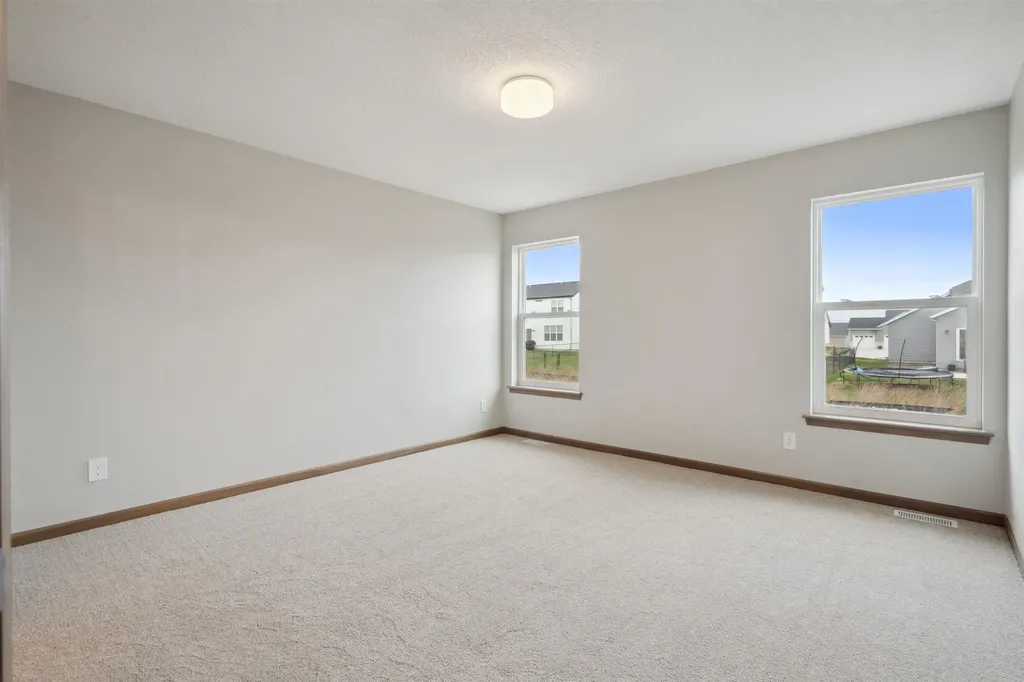 2735 Amber Valley Road Cedar Falls IA 50613