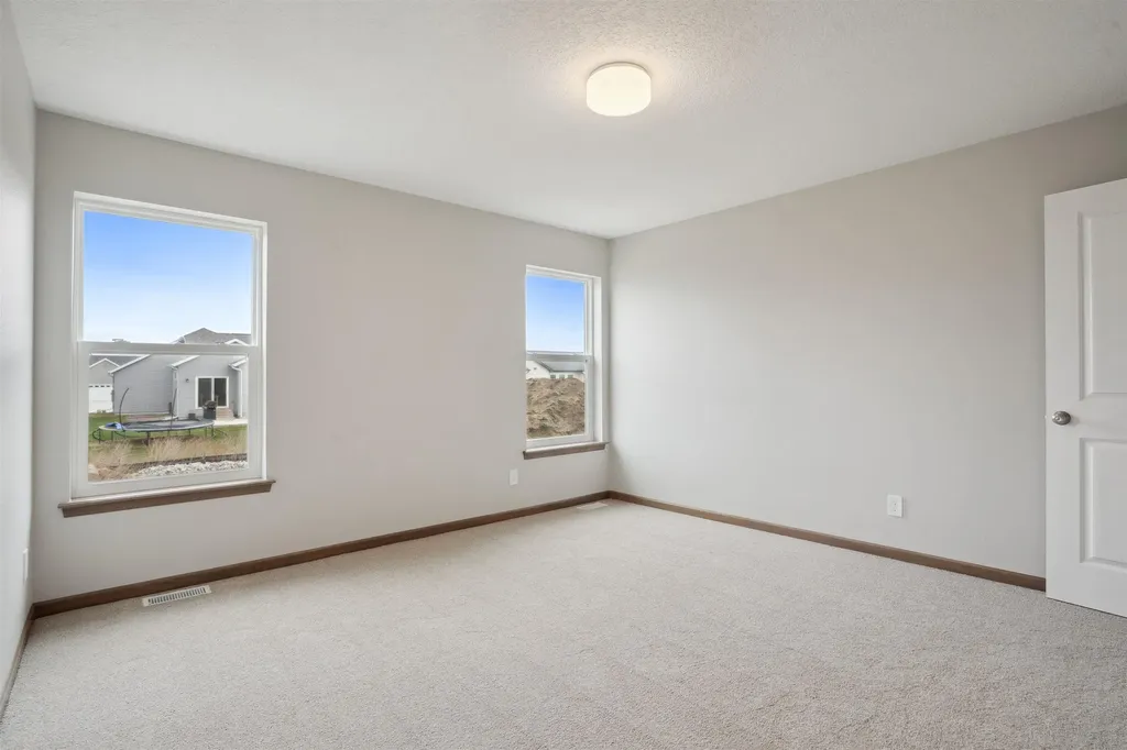 2735 Amber Valley Road Cedar Falls IA 50613