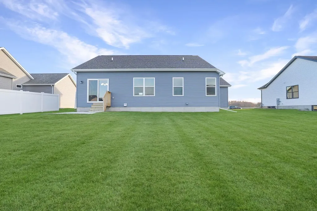 2735 Amber Valley Road Cedar Falls IA 50613