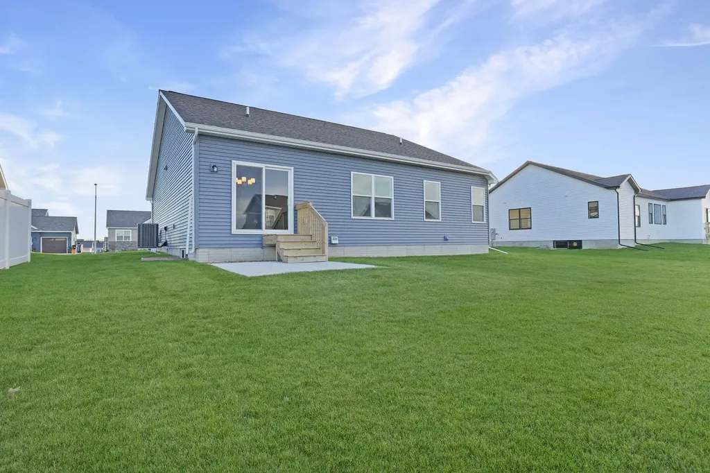 2735 Amber Valley Road Cedar Falls IA 50613