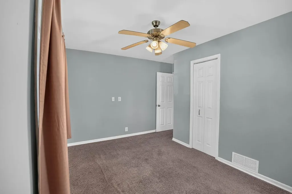 1255 Scott Avenue Waterloo IA 50701