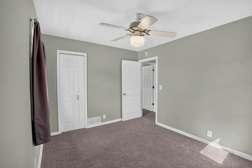 1255 Scott Avenue Waterloo IA 50701