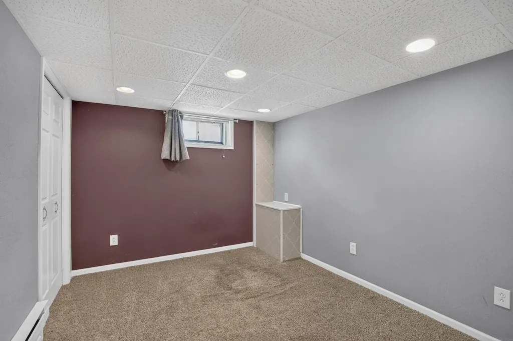 1255 Scott Avenue Waterloo IA 50701