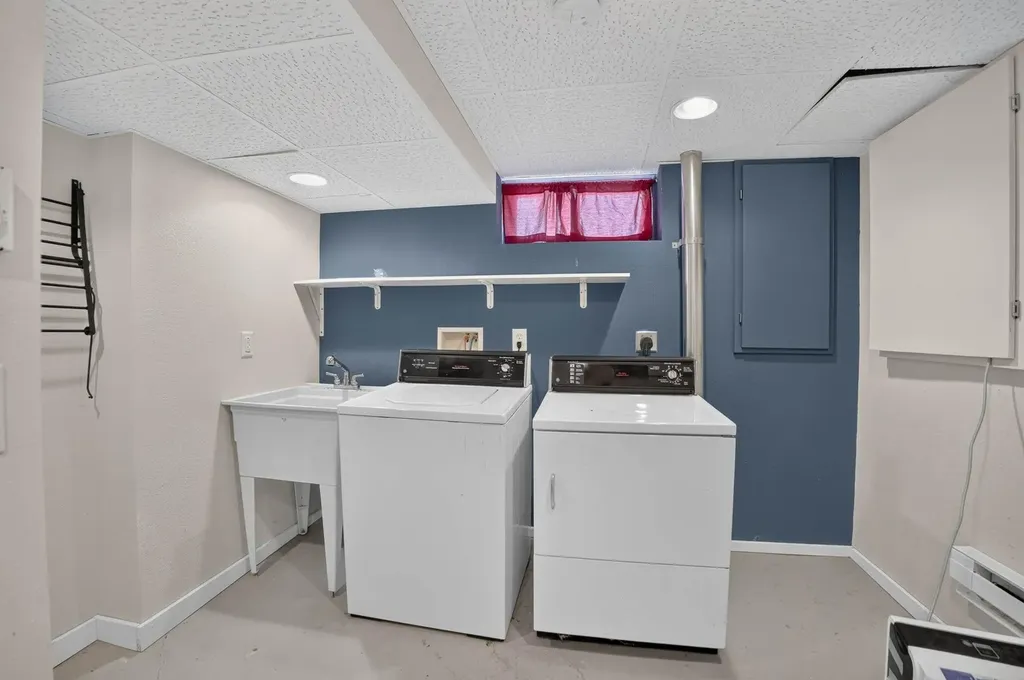 1255 Scott Avenue Waterloo IA 50701