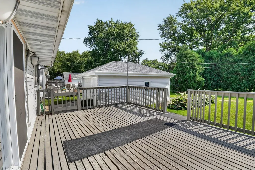 1255 Scott Avenue Waterloo IA 50701