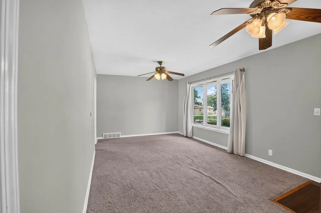 1255 Scott Avenue Waterloo IA 50701