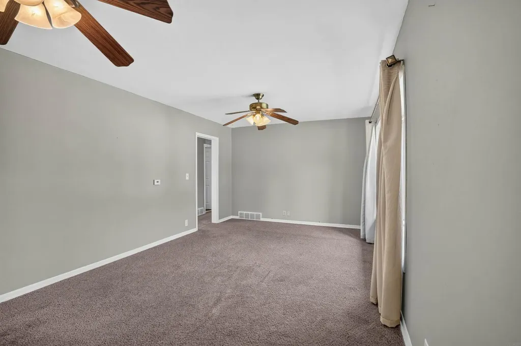 1255 Scott Avenue Waterloo IA 50701