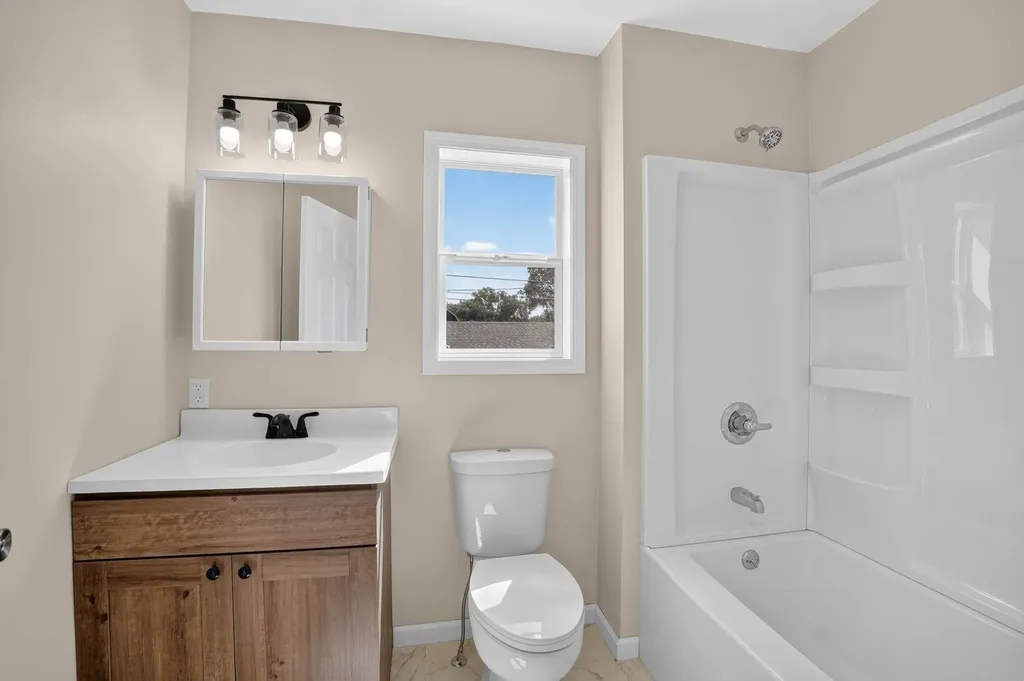 703 Magnolia Parkway Waterloo IA 50701