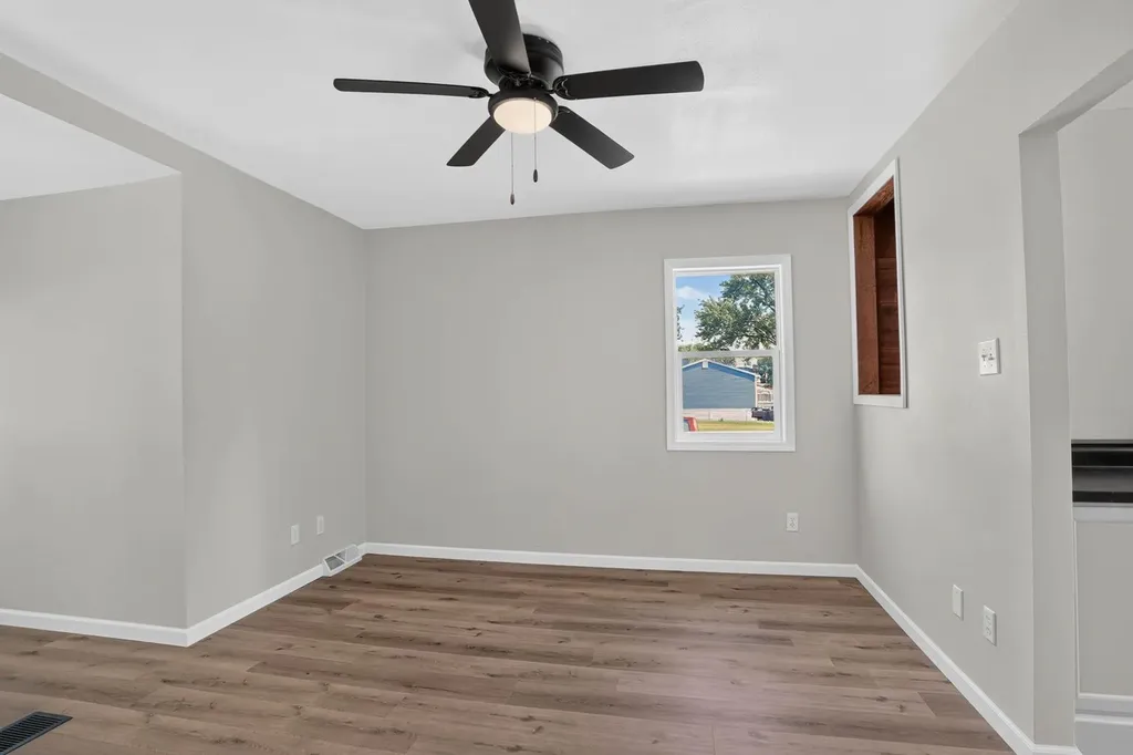 703 Magnolia Parkway Waterloo IA 50701