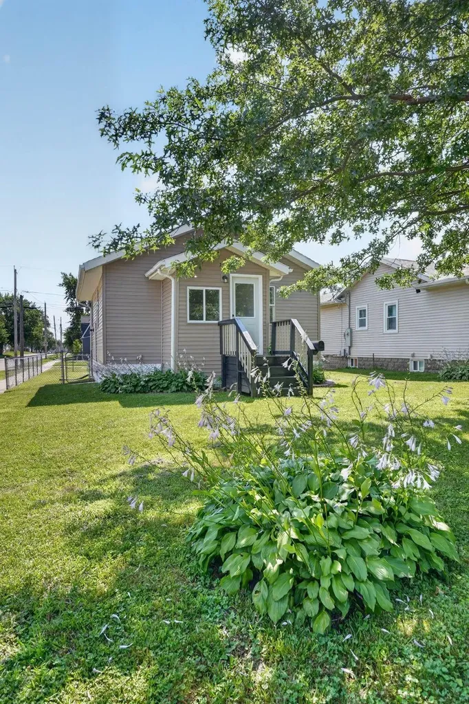 703 Magnolia Parkway Waterloo IA 50701