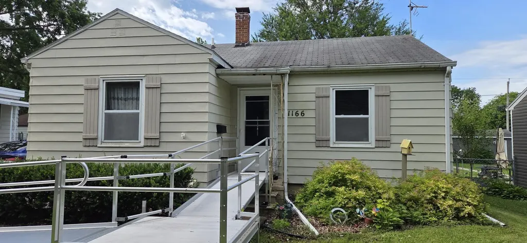 1166 Easton Avenue Waterloo IA 50702