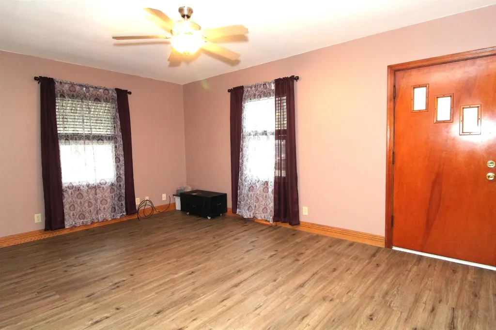 1166 Easton Avenue Waterloo IA 50702