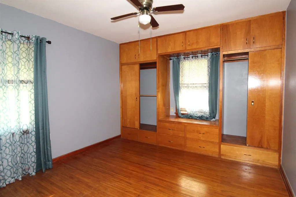 1166 Easton Avenue Waterloo IA 50702