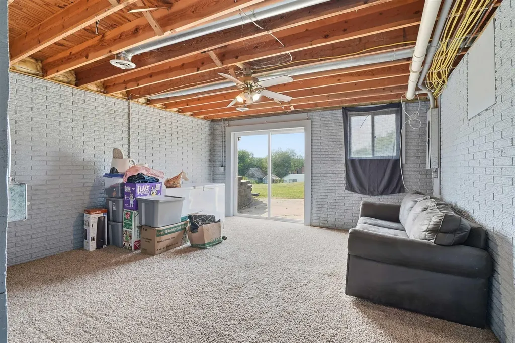 835 Volney Road Monona IA 52159