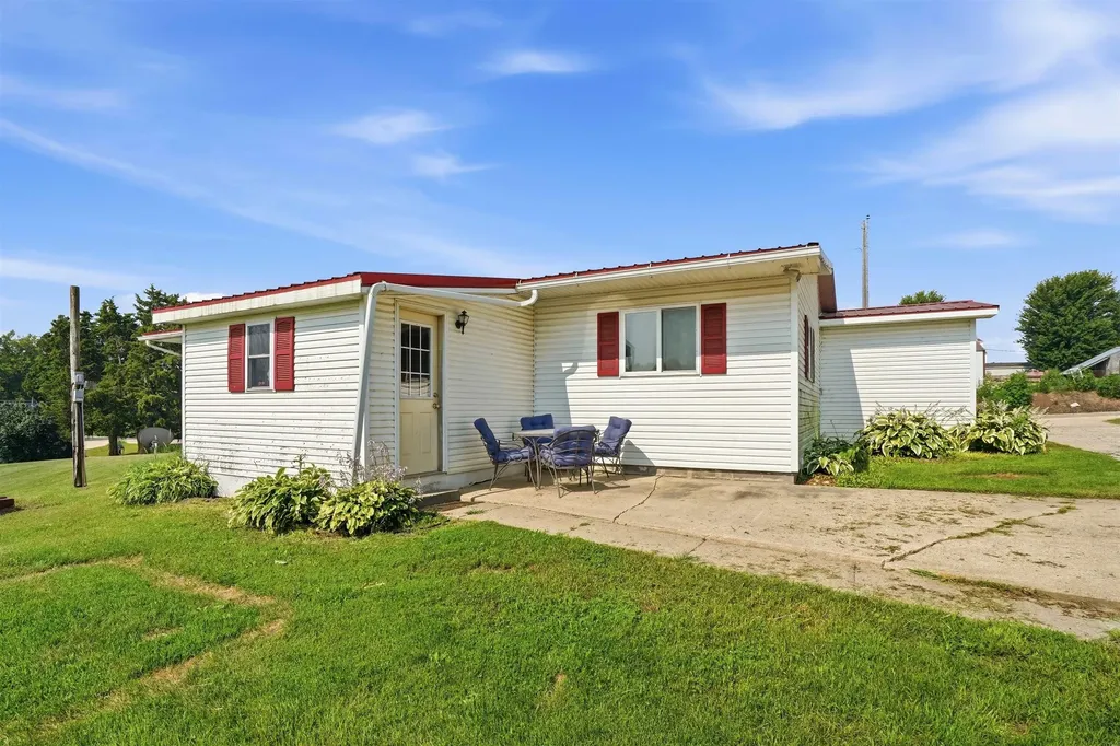 835 Volney Road Monona IA 52159
