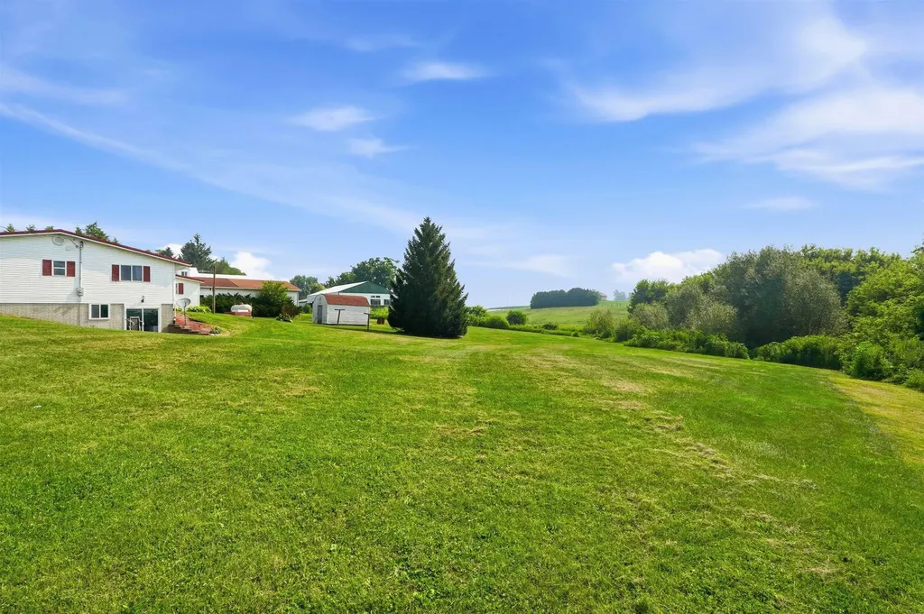 835 Volney Road Monona IA 52159