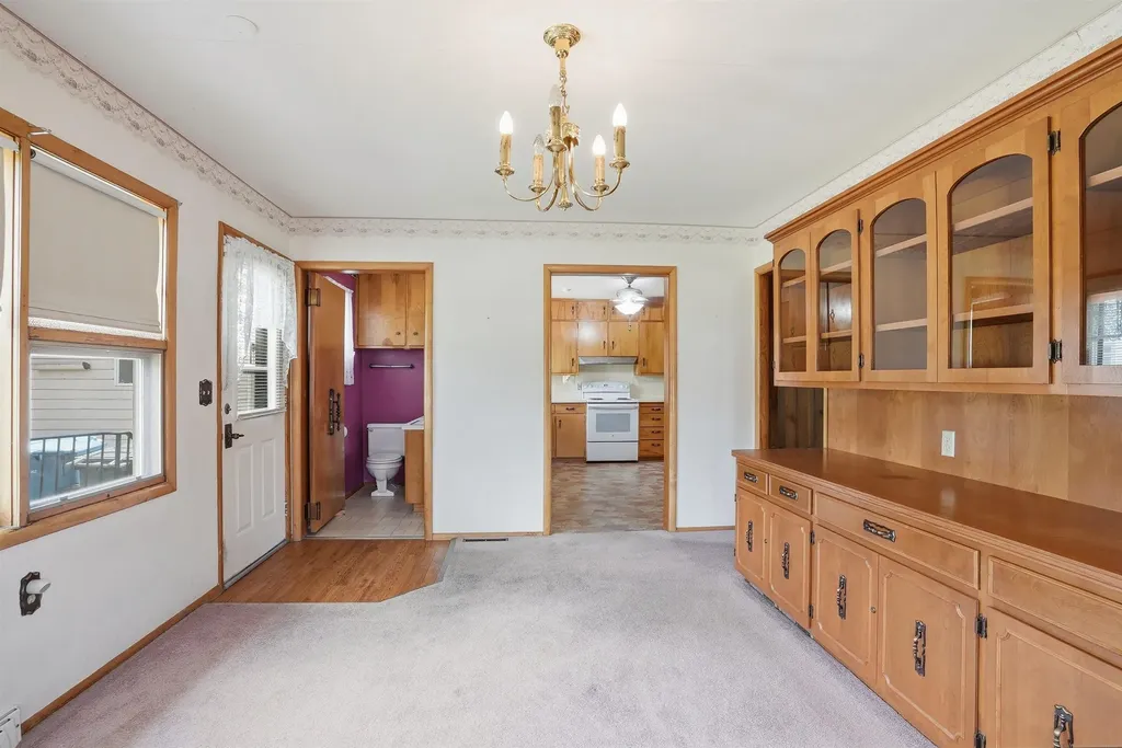 2571 Kate Street Waterloo IA 50701