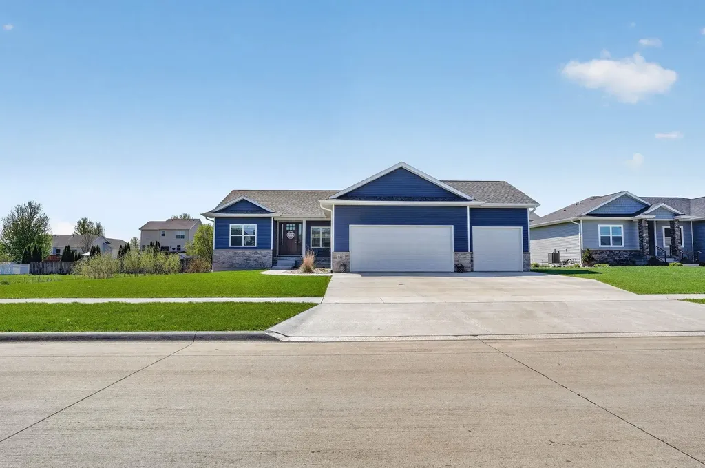 2224 Vera Way Cedar Falls IA 50613