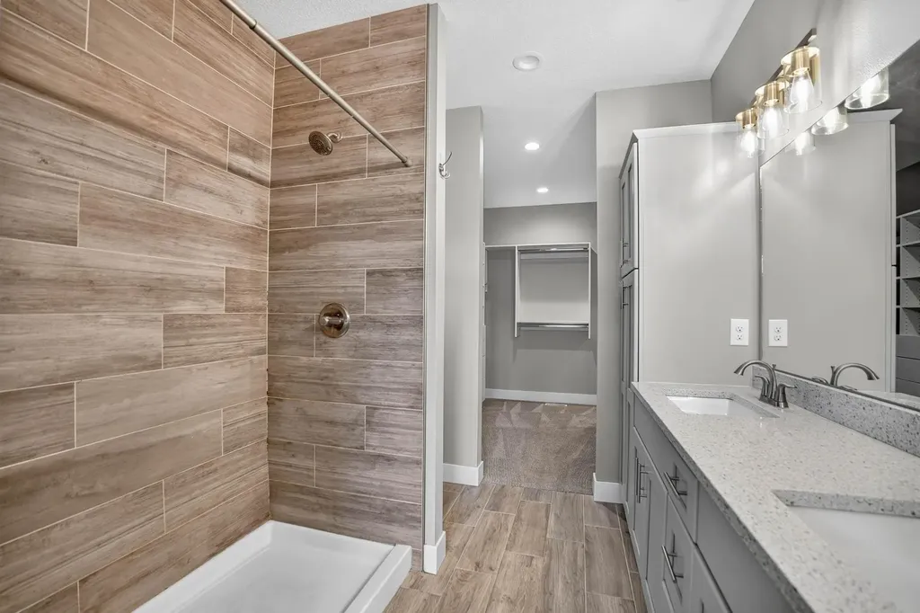 2224 Vera Way Cedar Falls IA 50613