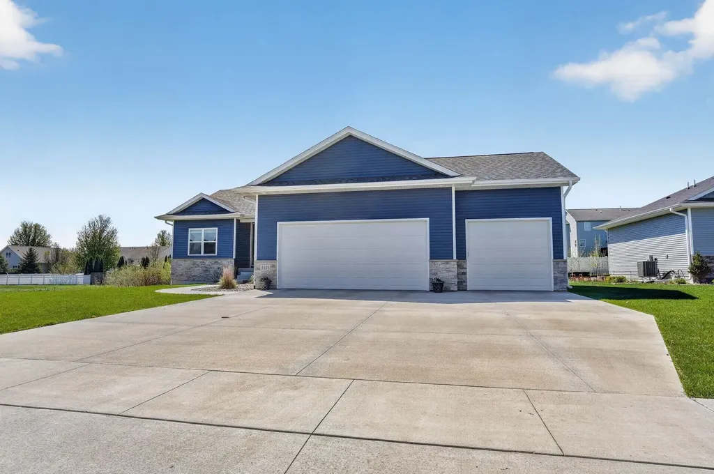 2224 Vera Way Cedar Falls IA 50613