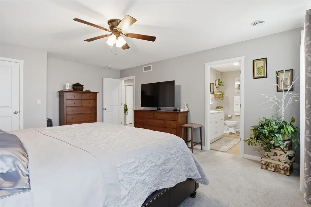 4157 Omaha Avenue Waterloo IA 50702
