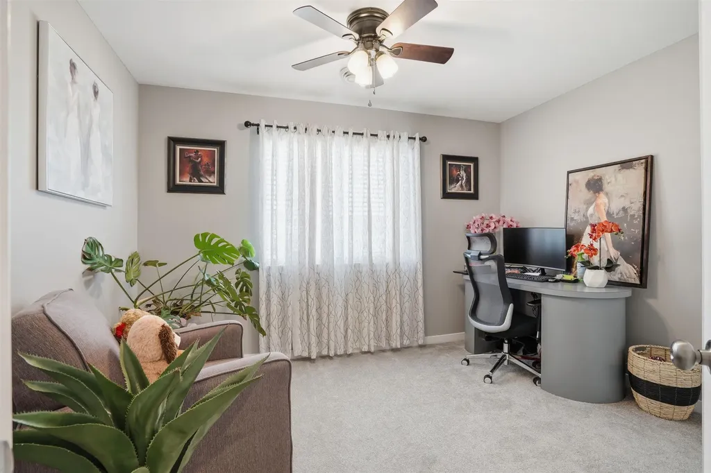 4157 Omaha Avenue Waterloo IA 50702