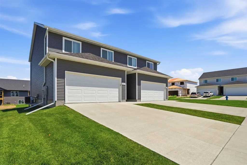 4157 Omaha Avenue Waterloo IA 50702