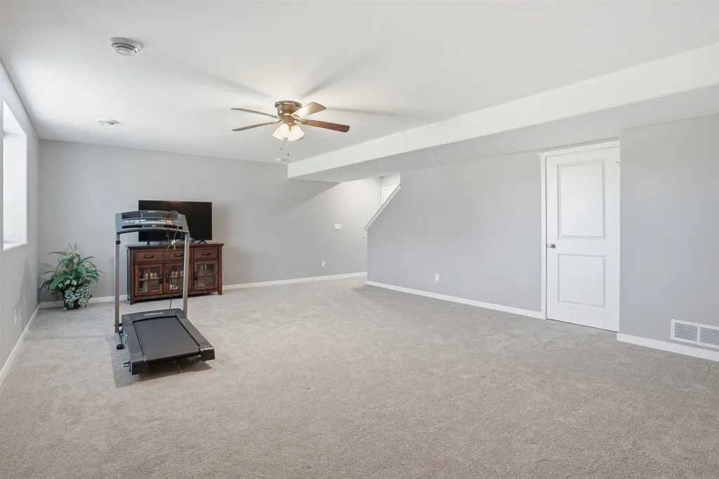 4157 Omaha Avenue Waterloo IA 50702