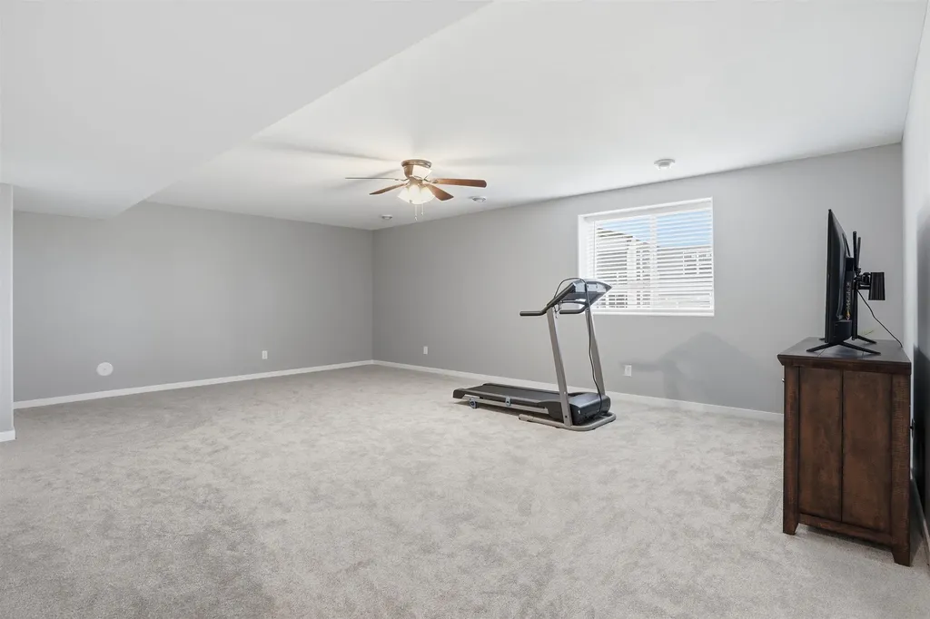 4157 Omaha Avenue Waterloo IA 50702