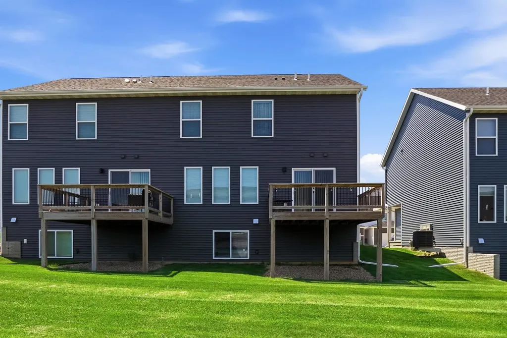 4157 Omaha Avenue Waterloo IA 50702