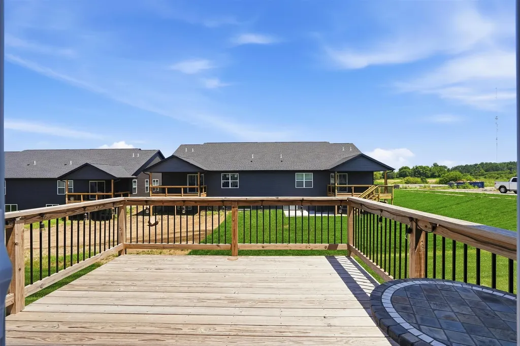 4157 Omaha Avenue Waterloo IA 50702