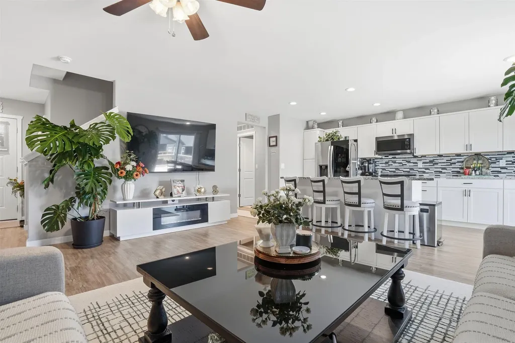 4157 Omaha Avenue Waterloo IA 50702