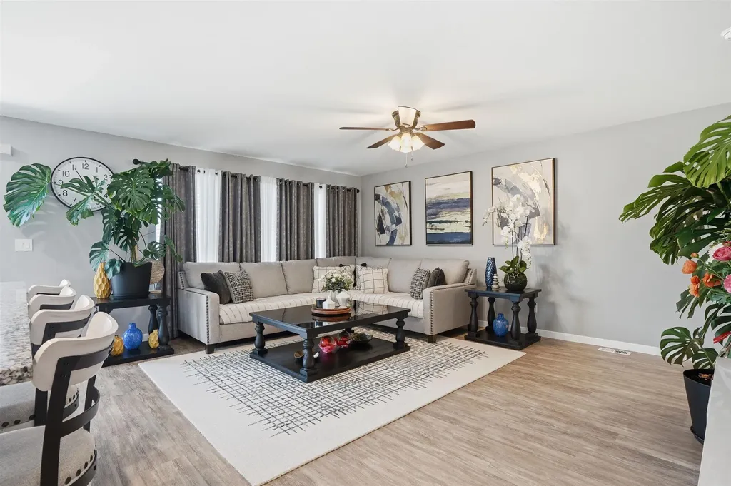 4157 Omaha Avenue Waterloo IA 50702