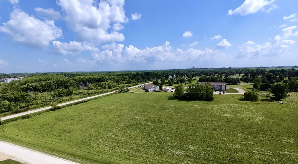 13TH Avenue NW Oelwein IA 50662